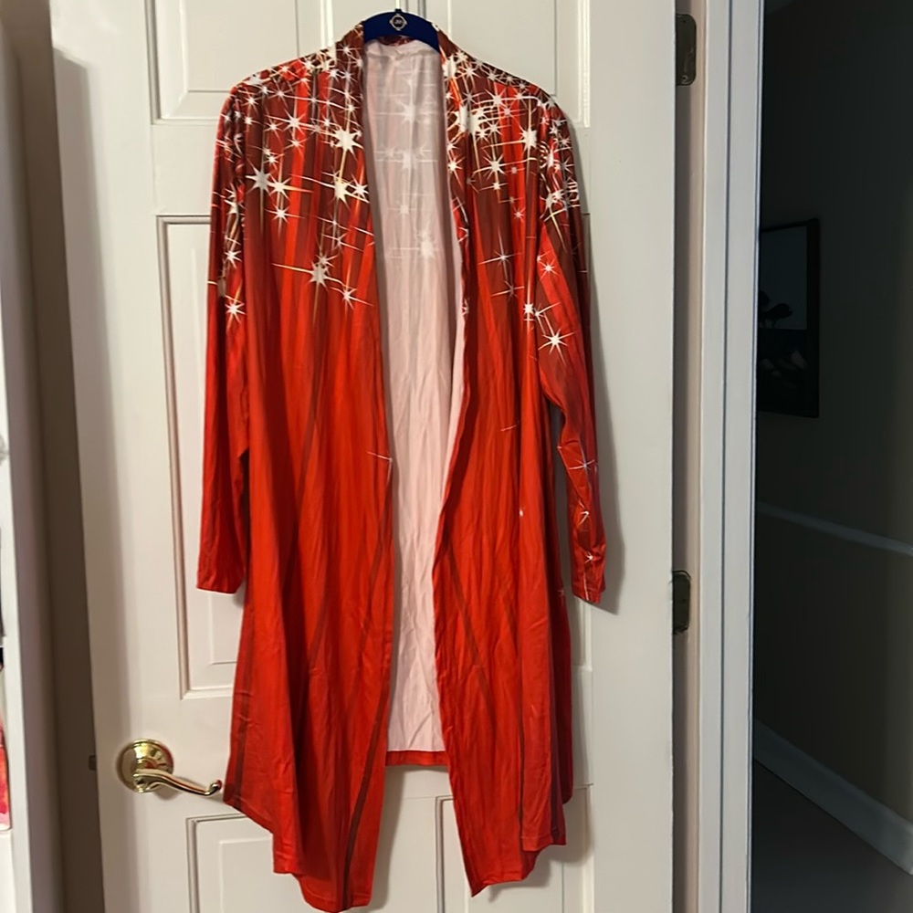 NWOT,size 1X, red&white pattern,long sleeves Duster,Stars featured on shoulders